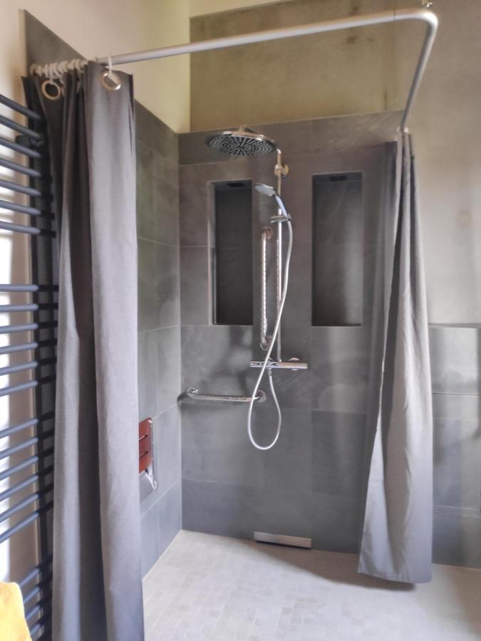 Ferienwohnungen Und Zimmer In Reutlingen-Goenningen Ngoại thất bức ảnh